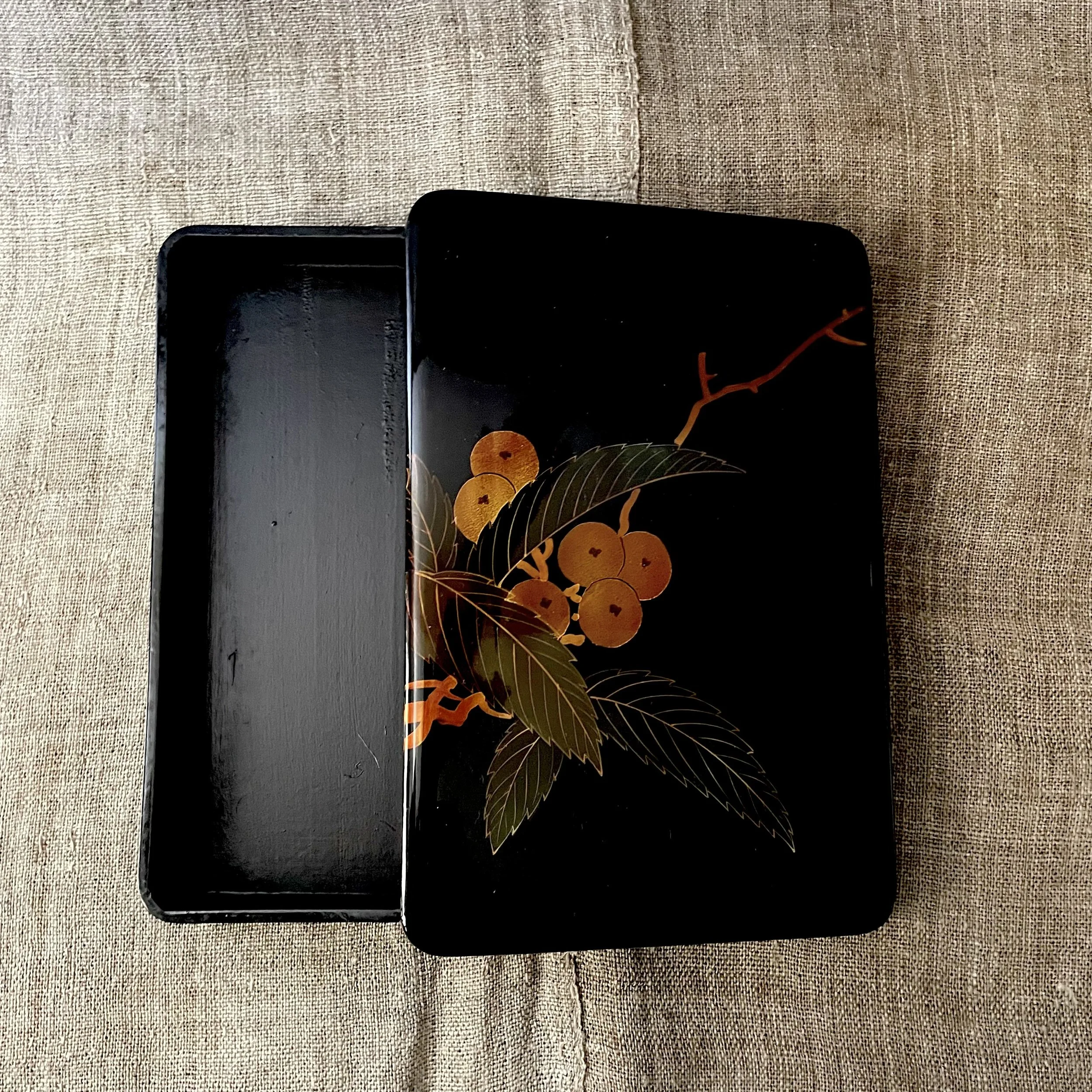 Lacquer+Box-Top+View.jpg? Lacquer+Box-Top+View.jpg?